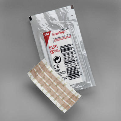 3M B1551 Steri-Strips Blend Tone - (1/4)" x 3", 3 strips/envelope, Box of 50 envelopes - 1/4×3in